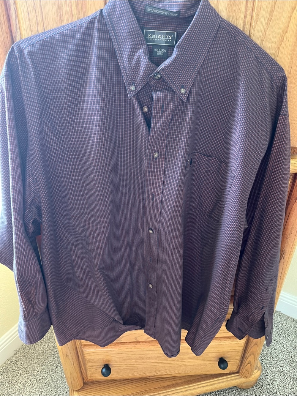 Classic Button-Down Shirt in Dark Burgundy Check